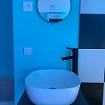 Capsule Miami Vice - Jacuzzi - Billard - Ecran Cinema & Netflix - Ping-pong - Nintendo & Jeux- Διαμέρισμα *