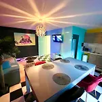 Capsule Miami Vice - Jacuzzi - Billard - Ecran Cinema & Netflix - Ping-pong - Nintendo & Jeux- *