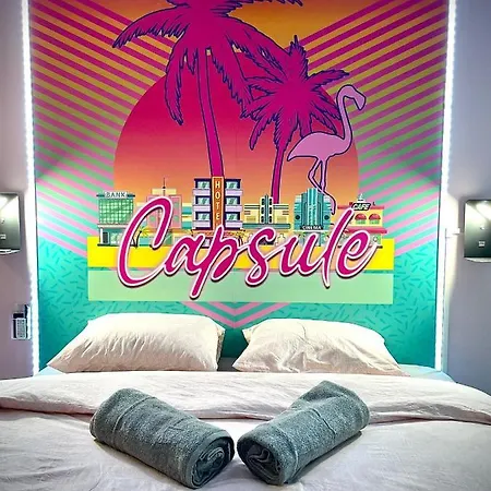 Capsule Miami Vice - Jacuzzi - Billard - Ecran Cinema & Netflix - Ping-pong - Nintendo & Jeux- Apartment