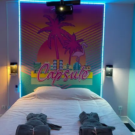 Capsule Miami Vice - Jacuzzi - Billard - Ecran Cinema & Netflix - Ping-pong - Nintendo & Jeux- Appartement Liévin