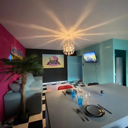 Capsule Miami Vice - Jacuzzi - Billard - Ecran Cinéma&netflix - Ping-pong - Nintendo&jeux- Liévin