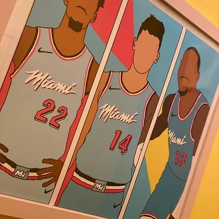 Capsule Miami Vice - Jacuzzi - Billard - Ecran Cinéma&netflix - Ping-pong - Nintendo&jeux- Appartement *