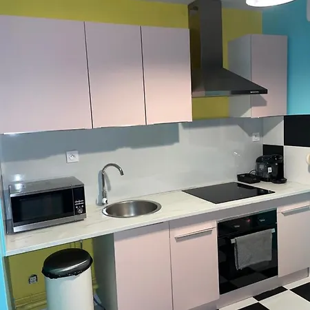 Capsule Miami Vice - Jacuzzi - Billard - Ecran Cinéma&netflix - Ping-pong - Nintendo&jeux-