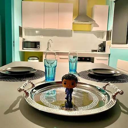 Appartement Capsule Miami Vice - Jacuzzi - Billard - Ecran Cinéma&netflix - Ping-pong - Nintendo&jeux-