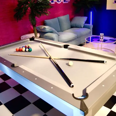Capsule Miami Vice - Jacuzzi - Billard - Ecran Cinema & Netflix - Ping-pong - Nintendo & Jeux- * Liévin