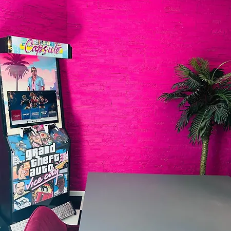 Capsule Miami Vice - Jacuzzi - Billard - Ecran Cinéma&netflix - Ping-pong - Nintendo&jeux- Appartement
