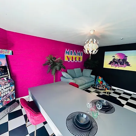 Capsule Miami Vice - Jacuzzi - Billard - Ecran Cinéma&netflix - Ping-pong - Nintendo&jeux- * Liévin